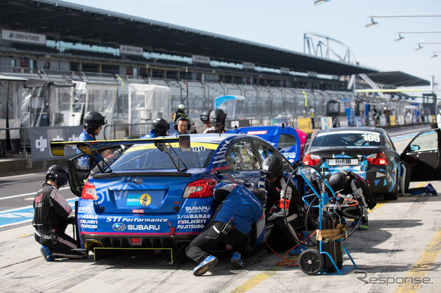 ニュル現地での「予選レース」に参戦したSUBARU WRX STI。