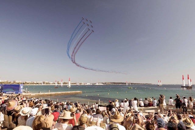 フランス空軍によるアクロバット飛行