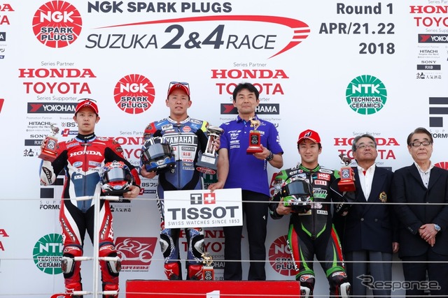 鈴鹿2&4レースではTeam HRC高橋巧とヤマハファクトリー中須賀克行が激戦を繰り広げた