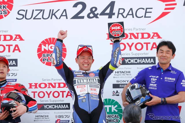 鈴鹿2&4レースではTeam HRC高橋巧とヤマハファクトリー中須賀克行が激戦を繰り広げた