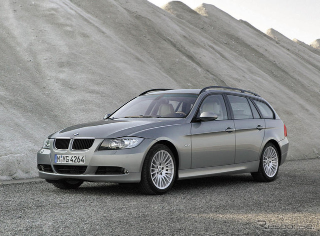 BMW 3シリーズ ツーリング 装備を充実