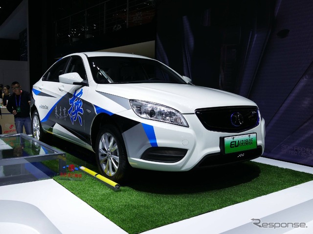 北京新能源の電池交換式タクシー。