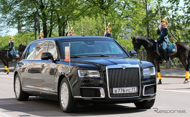 プーチン大統領の新型リムジン『コルテージ』