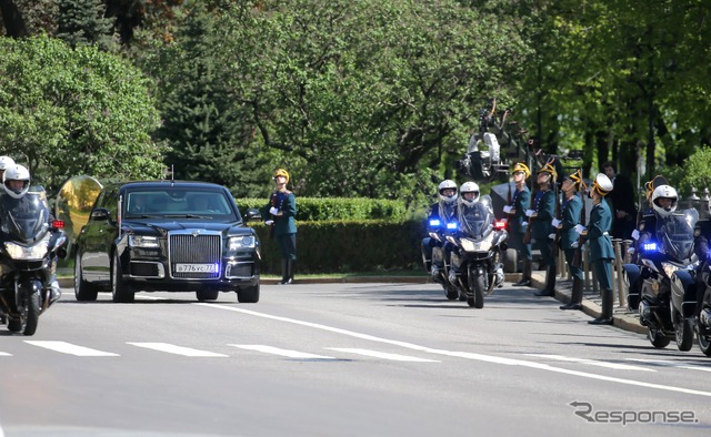 プーチン大統領の新型リムジン『コルテージ』