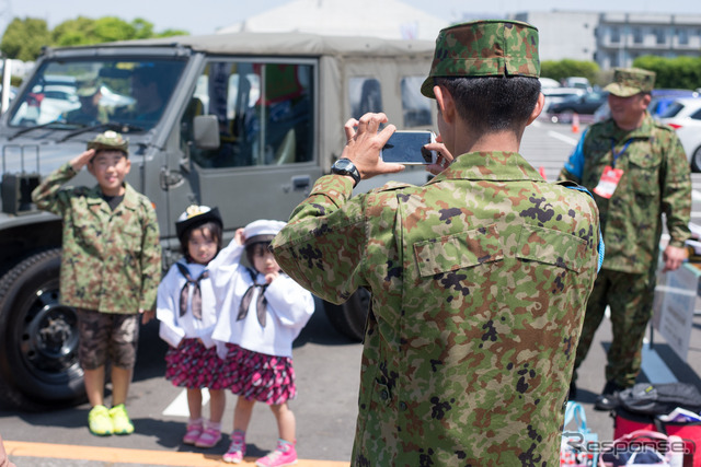 筑波サーキット・カーフェスティバル2018で自衛隊がブース出展(2018年5月5日)