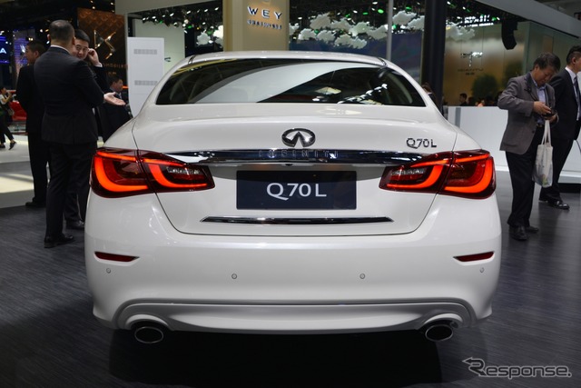 インフィニティ Q70L(日本名 日産 フーガ)(北京モーターショー2018)