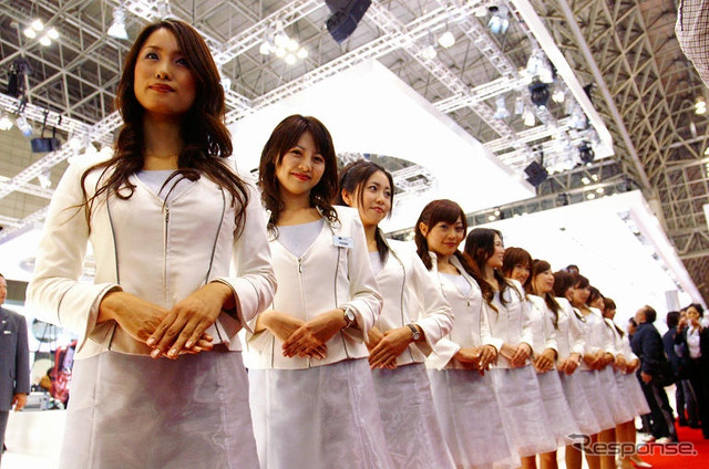 【東京モーターショー07】ダイハツブースのグランドフィナーレ---楽しく!