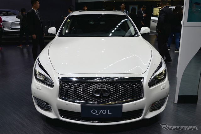 インフィニティ Q70L(日本名 日産 フーガ)(北京モーターショー2018)