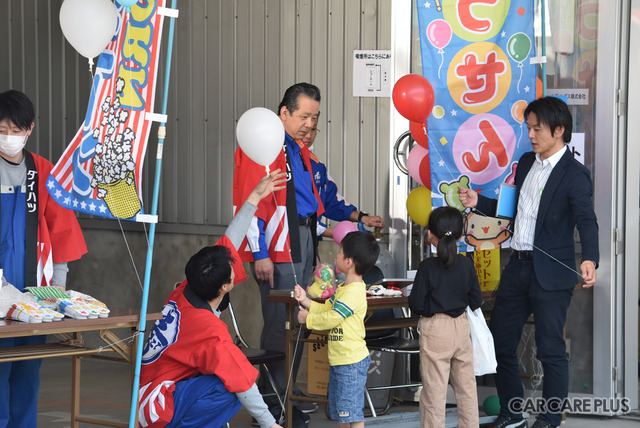 【イベントレポート】お客さんとクルマ屋さんのステキな関係性…福岡・朝日自動車に密着