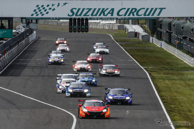 #8 NSX(先頭)はポール・トゥ・ウインを決めた。