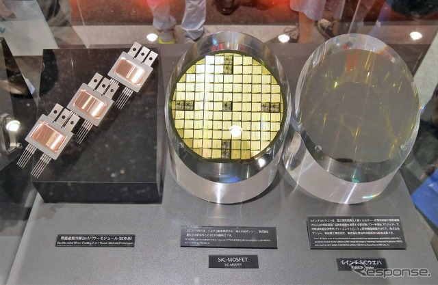 向かって右から、シリコンカーバイドのウェハ、MOSFET、パワーモジュール