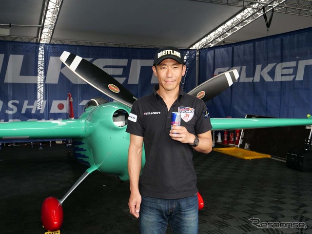 垂直尾翼の小型化で高速型とした機体で室屋選手は勝負に出る