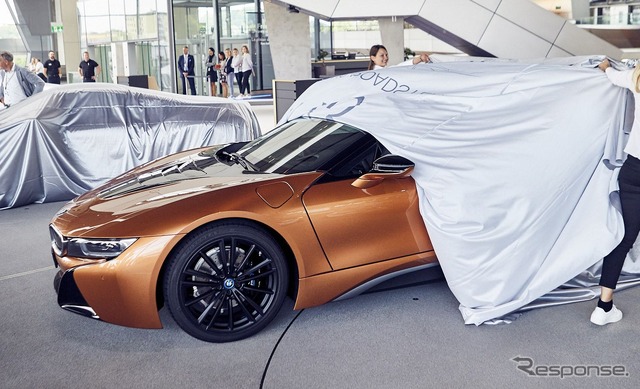 「BMW i8クラブ」の会員に納車された最初のBMW i8 ロードスター