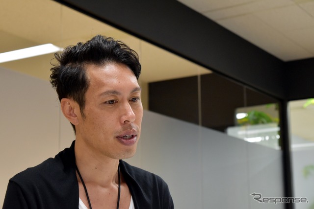 カルモのマーケティング担当を務めるナイル・マイケル高橋氏