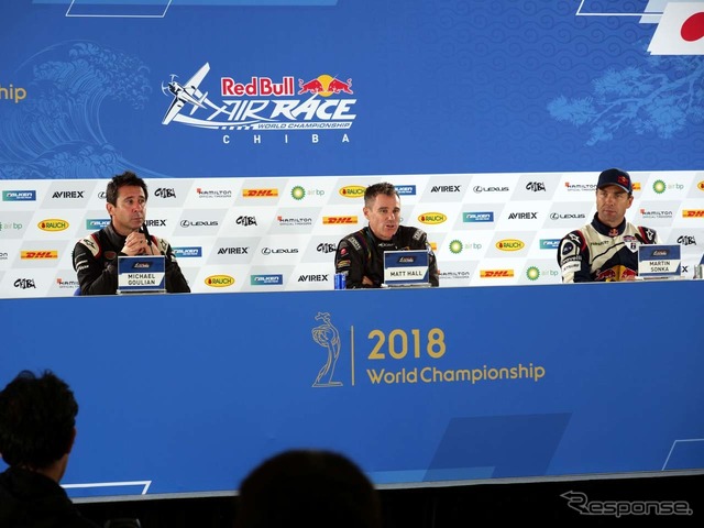 左から2位のマイケル・グーリアン、優勝のマット・ホール、3位のマルティン・ソンカ