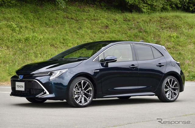 トヨタ カローラハッチバック 新型1.8リットルハイブリッド(プロトタイプ)
