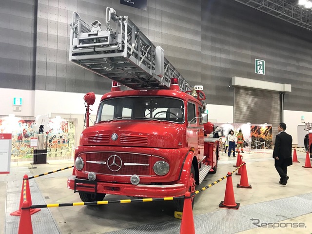 ベンツはしご車(東京国際消防防災展2018)
