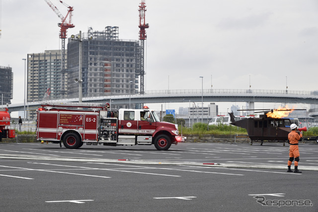 在日米海軍厚木基地の消防車(東京国際消防防災展2018)