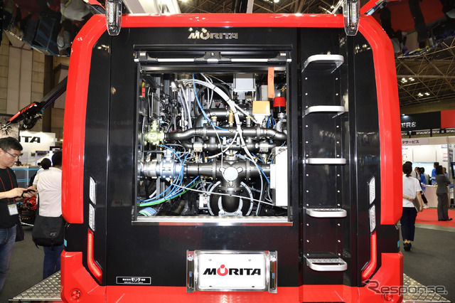 モリタの破壊放水塔付自走式化学消防ポンプ自動車 Red Sky Lance（東京国際消防防災展2018）