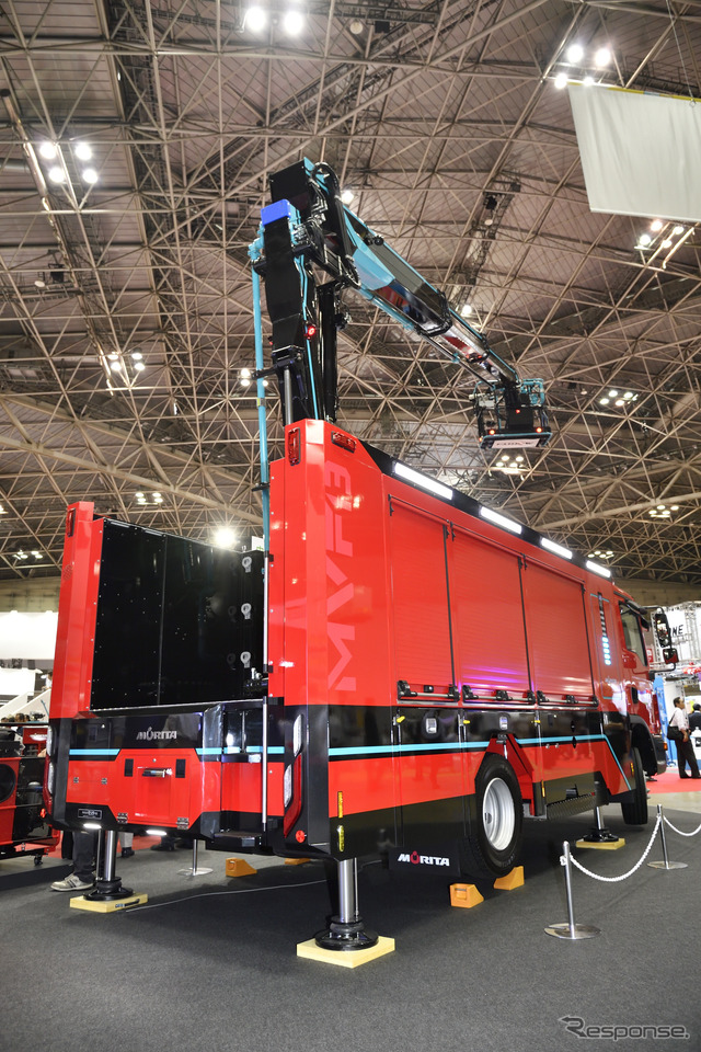 13mブーム付多目的消防ポンプ自動車MVF13海外仕様(東京国際消防防災展2018)
