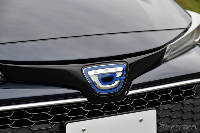 トヨタ カローラハッチバック 新型1.8リットルハイブリッド(プロトタイプ)