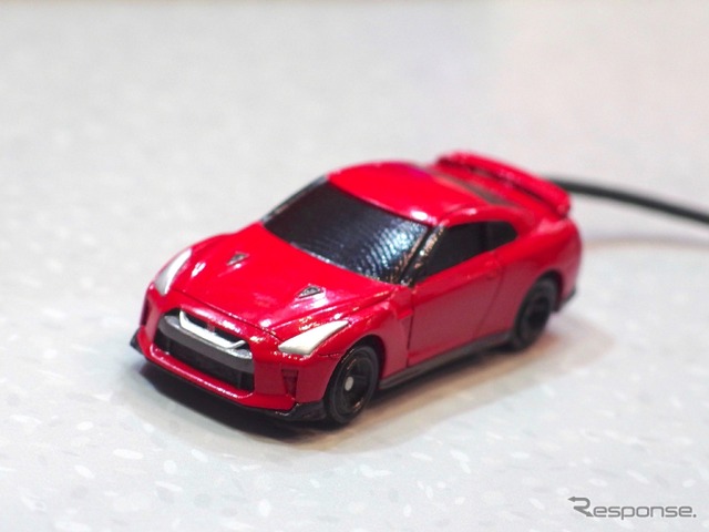 トミカ4D(タカラトミー)。ケーブルは展示用(東京おもちゃショー2018)。