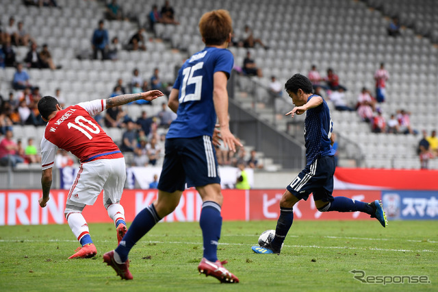 サッカー国際親善試合、日本対パラグアイ（12日）　(c) Getty Images