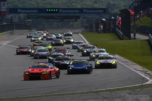 SUPER GT 第2戦 決勝レーススタート(GT300)