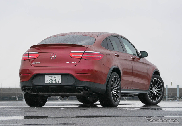 メルセデスAMG GLC43クーペ