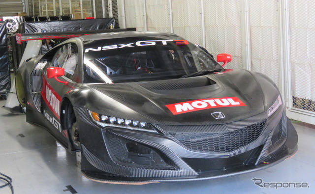 3月の鈴鹿ファン感謝デーには、MOTULロゴを貼ったNSX GT3の姿があった。