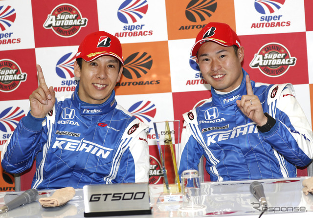 今季GT500開幕戦で勝った小暮(左)が「Modulo Drago CORSE」から鈴鹿10Hに参戦(写真右はGT500での小暮の相棒・塚越広大)。