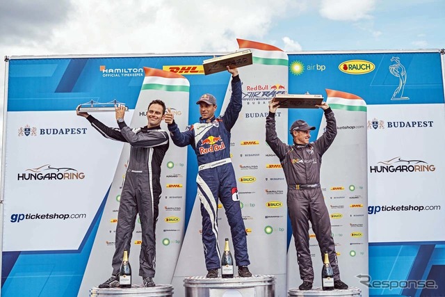 エアレース2018第4戦で優勝した3選手・左からブラジョー、ソンカ、ホールの各選手(Photo:RedBull)