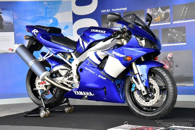 ヤマハ YZF-R1 2代目(2000年)