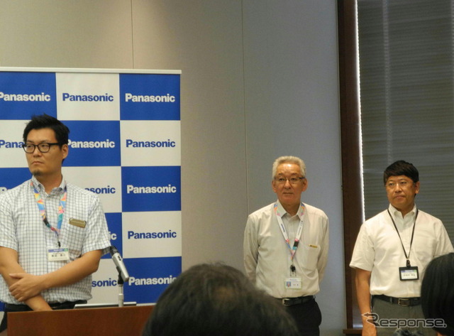 （左から）パナソニック センシングソリューション開発センターセンシングシステム開発部の香山信三課長、同センターの田中毅所長、同センターセンシングシステム開発部の小田川明弘部長