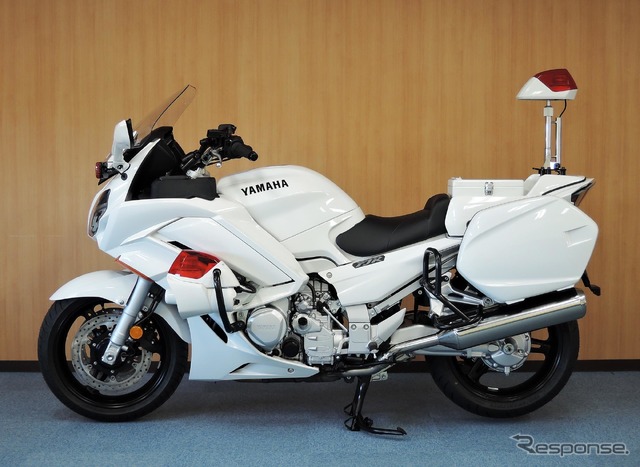 ヤマハの白バイ「FJR1300AP」