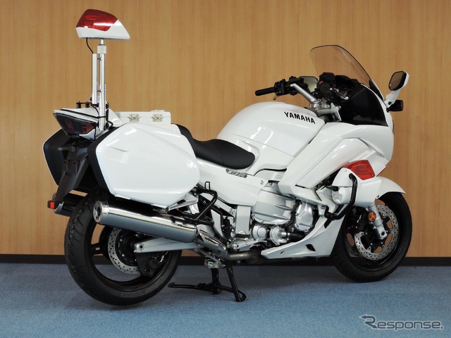 ヤマハの白バイ「FJR1300AP」