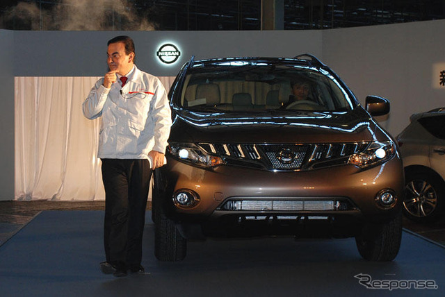 日産 九州工場で新型 ムラーノ のオフライン式