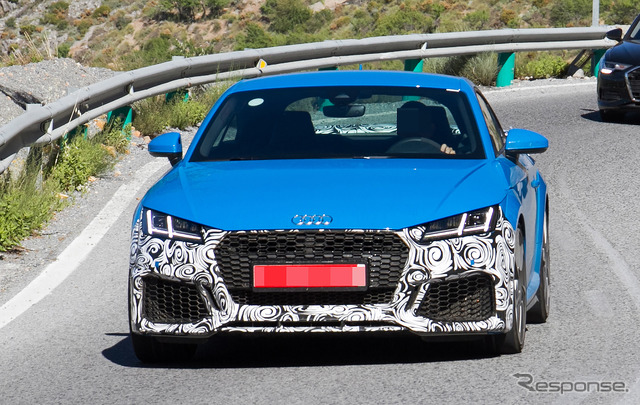 アウディ TT RS 改良新型 スクープ写真