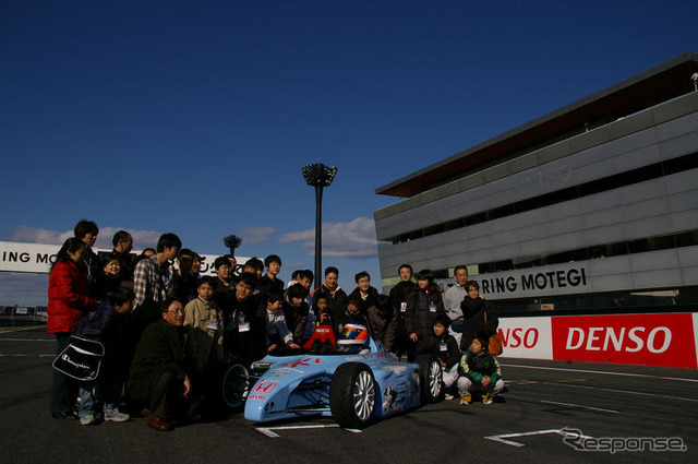 中学生が電気フォーミュラーを体感…ホンダレーシング THANKS DAY