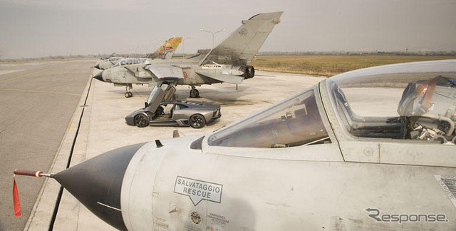 ランボルギーニ レヴェントン と戦闘機、どちらが速い?