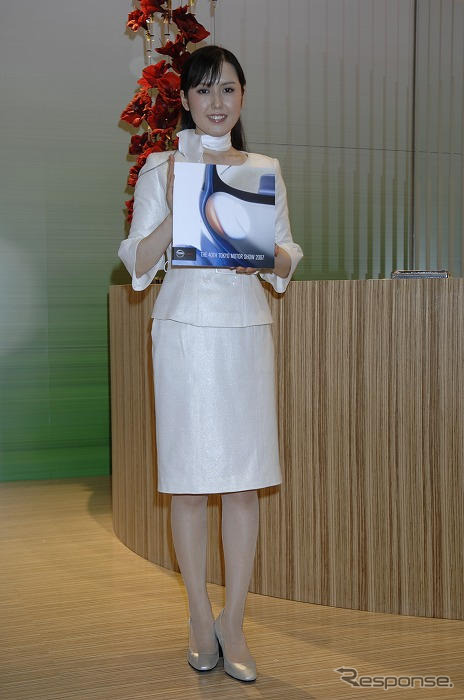 【東京モーターショー07】コンパニオン写真蔵…日産 その2