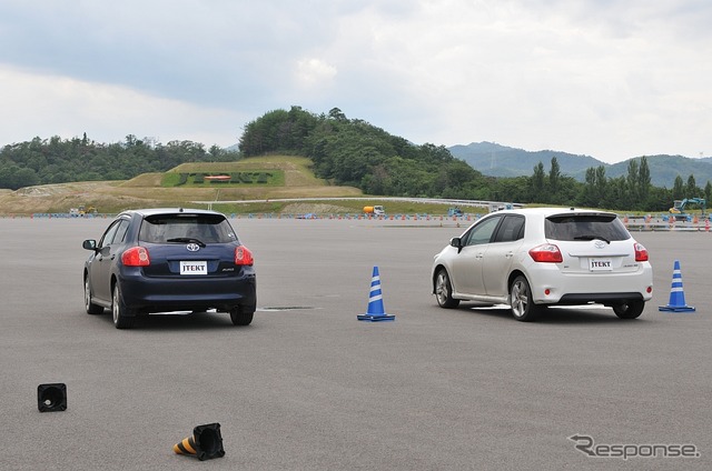 新型トルセンLSD「タイプD」装着車とノーマル(オープンデフ仕様)との比較試乗は旧型トヨタ オーリスで行った