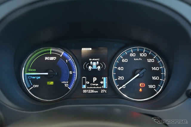 三菱 アウトランダーPHEV 改良新型(2019年モデル)