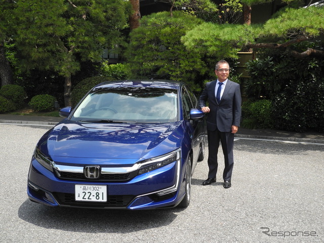 ホンダ『クラリティPHEV』と開発責任者の清水潔氏