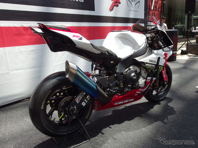 2018年型YZF-R1(2018 YAMAHA SUZUKA SPECIAL EXHITION『R/evolution』)