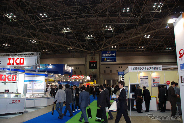 国際ロボット展が開幕、各社自慢のロボットが勢揃い