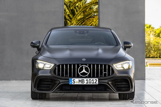 メルセデスAMG GT 4ドアクーペ
