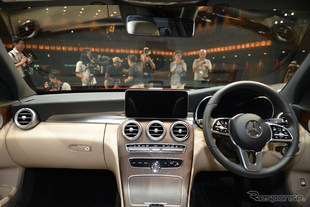 メルセデスベンツ 改良新型 Cクラス セダン(C200 アバンギャルド)