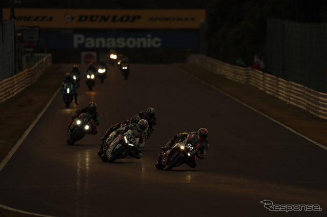 鈴鹿8耐、7月27日夜間走行