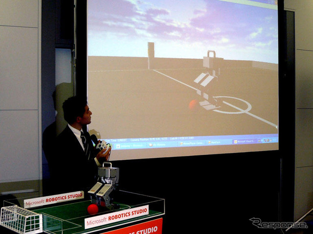 マイクロソフト、ZMP、双葉電子---3社協業で新型ロボットを発表